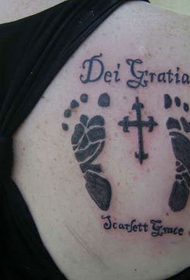 rug skouer voetspoor kruis tatoeëring