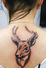 djevojka leđa jelena glava tetovaža slika je vrlo osobnost