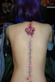 girl back ກະດູກສັນຫຼັງຮູບຮ່າງຫົວໃຈທີ່ມີຮູບແບບ tattoo ຈົດຫມາຍ