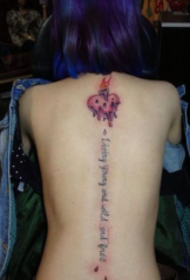 fòm kè pitit fi tounen kolòn vètebral ak modèl mak tatoo