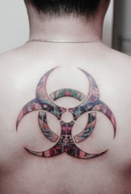 modello del tatuaggio del totem di personalità della schiena degli uomini