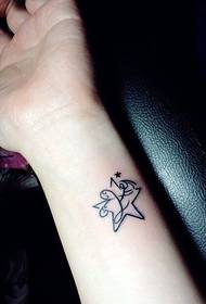 gutt ausgesinn kleng Star Handgelenk Tattoo Muster