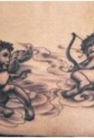 момчињата назад црно-бела тетоважа ангели се борат фигура