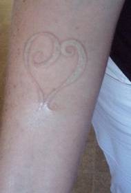 paže bílý inkoust láska tetování vzor