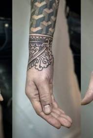 crna linija vanilija tetovaža zgloba tetovaža