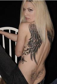 Európska krásna krása zadné krídla tetovanie obrázok obrázok