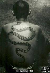 modello del tatuaggio del serpente totem classico di tendenza posteriore dei ragazzi