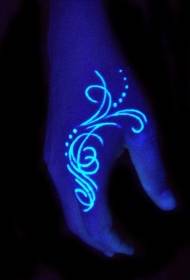 enkle fluorescerende tatoveringsmønster bagfra