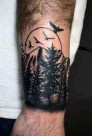 wzór tatuażu czarny las i ptak nadgarstek