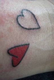 zglob jednostavna boja dva srca tetovaža Slika