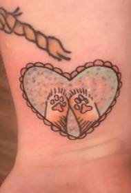 дівчата зап'ястя пофарбовані геометричні прості лінії у формі серця і тварини Paw татуювання малюнок