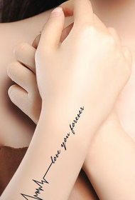 braccio sexy di bellezza sul tatuaggio ECG parola inglese