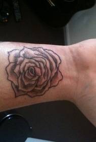 зап'ястя чорна сіра троянда візерунок татуювання