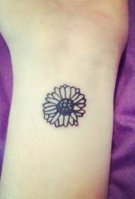 Wrist simple daisy tattoo pattern