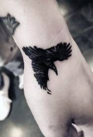 klengt um Handgelenk Black Raven Tattoo Muster