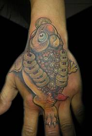 bellissimo tatuaggio da tatuaggio in oro sul polso