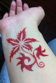 corak tatu maple merah misteri