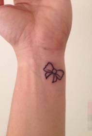 dívky zápěstí na černé čáře jednoduchý luk tetování obrázek