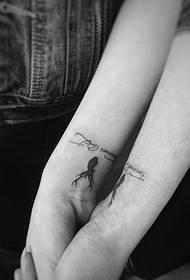 imagem de tatuagem de casal de pulso de amor de alce