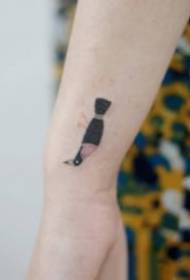 e minimalisteschen a frësche Set vu Handgelenk Positiounen Tattoo Biller 9 Fotoen