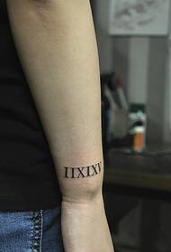запястье римское английское слово татуировка татуировка очень особенная