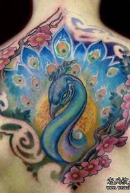 padrão de tatuagem nas costas: padrão de tatuagem de cereja de pavão de volta