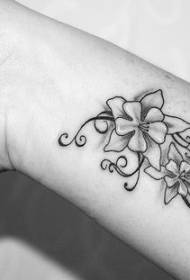 knabino bonaspekta pojno floro tatuaje