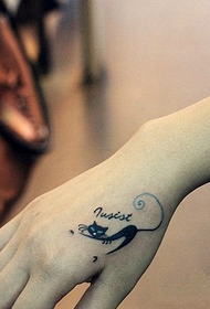 personalidad nga matahum nga tattoo sa paris