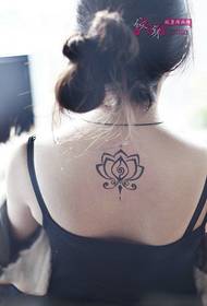 Girls Back Lotus Totem Tattoo Bild