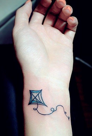 håndled brudt lille kite tatovering