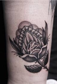 patró de tatuatge en pols de color rosa i negre de pols al canell