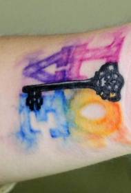 håndleddet akvarellbokstaver med svart nøkkel tatoveringsmønster