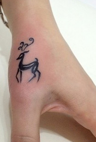 I-classic deer tattoo emlonyeni wehlosi