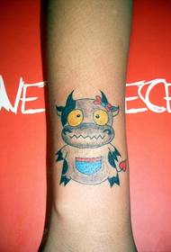 simpatico tatuaggio dinamico al polpaccio al polso