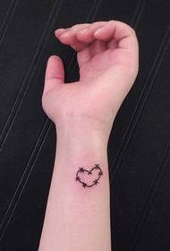 зглобни алтернативни узорак тетоваже у облику срца