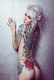 imagen de patrón de tatuaje de espalda sexy sexy belleza extranjera