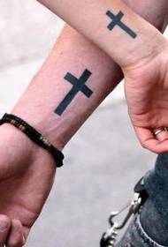 coppia modello polso tatuaggio croce