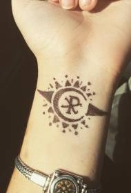 Handgelenk klenge schwaarze Sonnesymbol Tattoo Muster