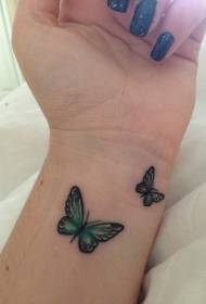 Chica muñeca dos mariposa pequeña tatuaje patrón