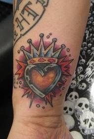 pols hartvormige kroongeverfde tatoeëringpatroon