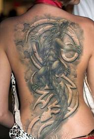 lucertola prepotente in bianco e nero foto grande tatuaggio foto