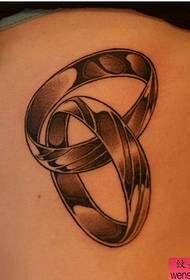 obraz z tyłu para tatuaż wzór pierścienia