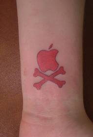 patrón de tatuaje de logo de apple en la muñeca