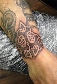 китка класически черно-бял келтски модел татуировка на възел