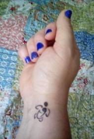 Τατουάζ καρπό κορίτσι σύμβολο σε μαύρο σύμβολο τατουάζ σύμβολο