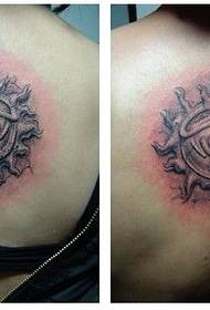 πίσω ζευγάρι επώνυμα μοτίβο τατουάζ ήλιο