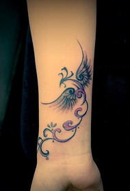 Tatuaggio da polso al polso