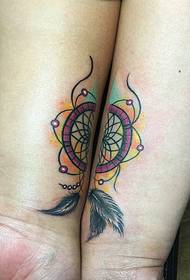 personnalité couple poignet couture tatouage tournesol