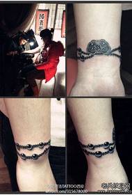 modellu di tatuaggi di braccialetta bello bracciale di a ragazza