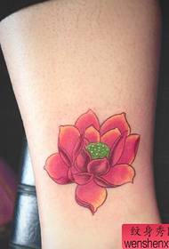 padrão de tatuagem de lótus de cor popular de pulso feminino